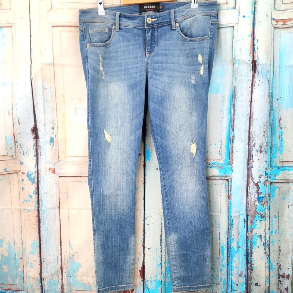 Torrid Premium Stretch Luxe Skinny Jeans Women's 14R 10625096 - Picture 2 of 8